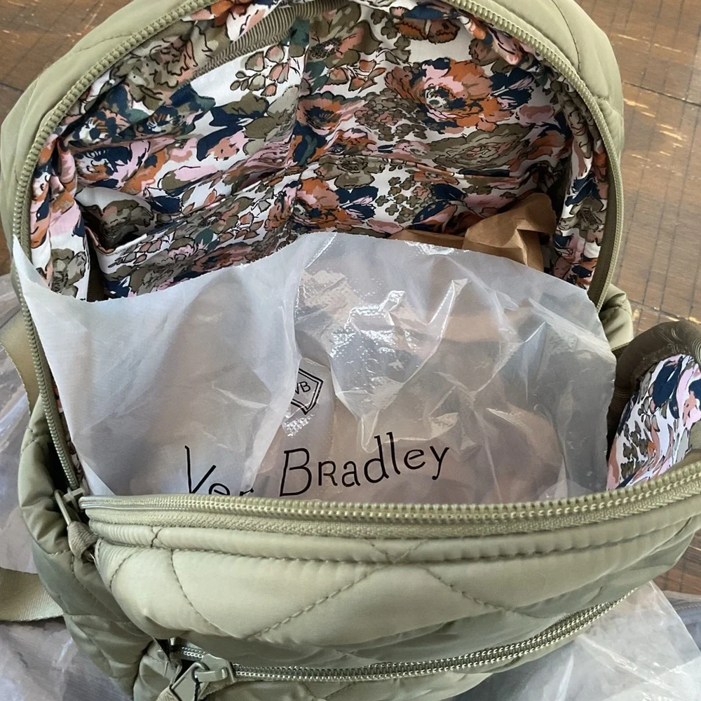 🌸Vera Bradley Ultralight Essential Compact Backpack - Picture 8 of 15